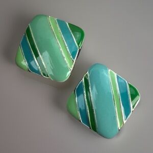 Beautiful, Silvertone blue green clip on earrings